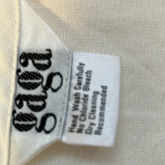 Gaga, off-white, linen, short-sleeved women’s blouse with side slits. - Picture 2 of 6